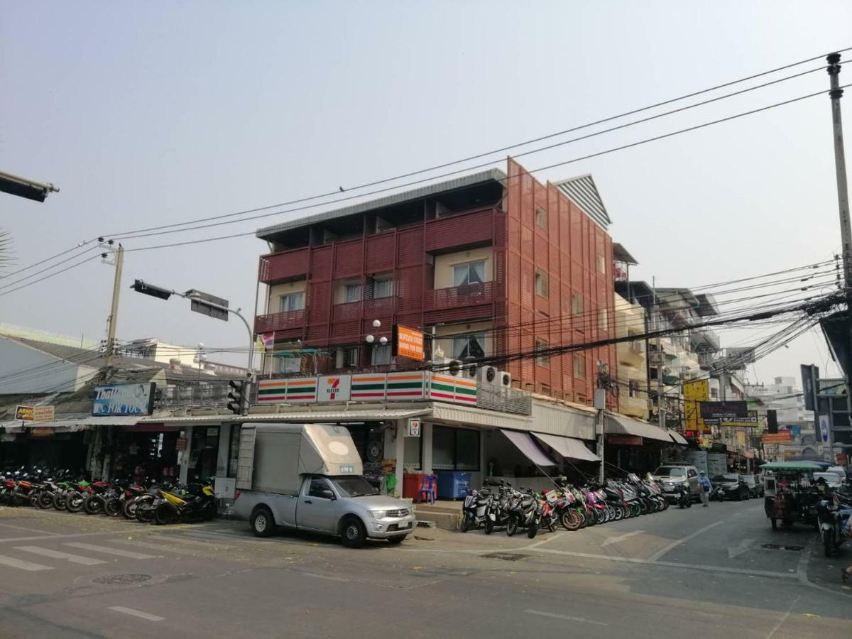 Montana Court Pattaya Apartamento Exterior foto