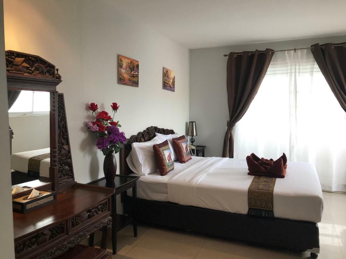 Montana Court Pattaya Apartamento Exterior foto